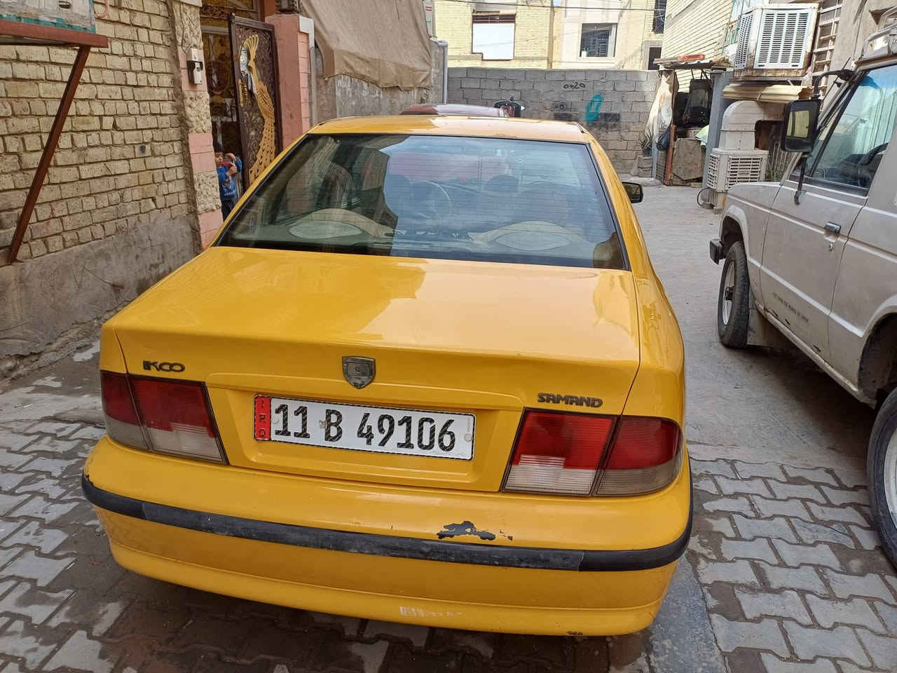 سلام عليكم اخوان سمند 2011 بسمي مكفوله من الضربه نضيفه كير محرك شغل وطلع وين متريد فقط درايم شفتات شويه تعبانه لبقيه السياره نضيفه مال جناي مكاني بغداد الشعله اي ستفسار ***********  غير متواجد عل ماسنجر
