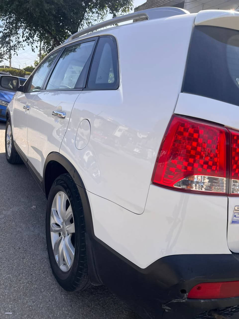 سلام عليكم سورنتو 2013 خليجي مكفوله من صبغ وتبديل ماعدا بارد كد شبر بل جاملغ الامامي  وباقي وضع شركه مكينه كير شاصي لغود ايرباك  كفالة تبريد ثلج 3 قطع سبعه راكب سياره مال بيت جناي رقم اربيل باسمي هزة جديدة ورقم جديد تحويل ثاني يوم سياره بنراما مكينة  2400 مرغوب صرف بانزين اقتصاديه ماشيه قليل 139 كيلو  مكاني بغداد  السعر 164 وبيهة مجال 
***********
