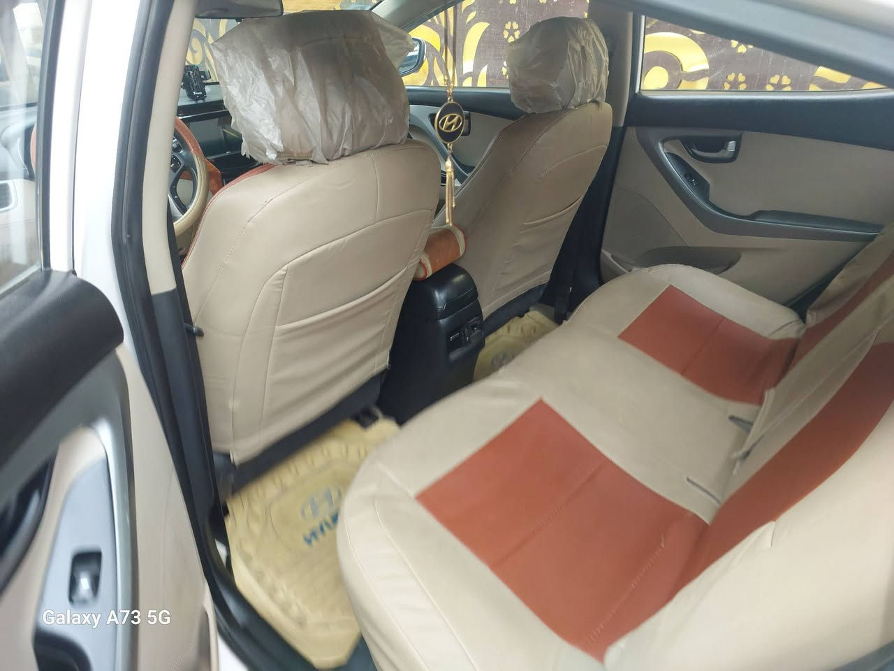 السلام عليكم  
الانتره  خليجي 2016
رقم بغداد بسمي 
ماشيه ١٢٥ حقيقي 
فول مواصفات 
  فتحه تبريد قطعتين 
كامره 
شاشه كبيره 
مري شفط
شاكر بل مري 
تحكم ستيرن 
محرك ١٨٠٠
مكان ميسان 
***********
سعر ١٢٠ 
 بيهه  صبغ  جاملغ وبنيد  بدون فتح
