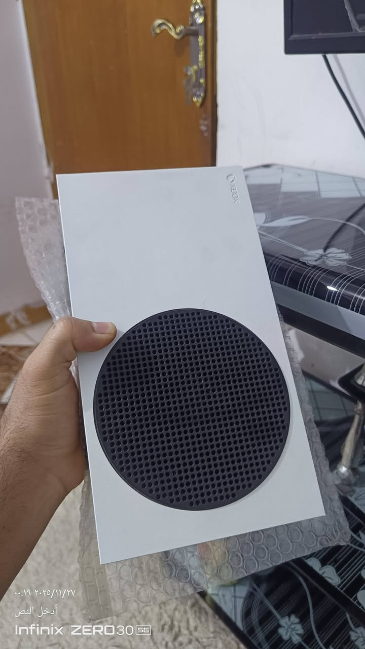 للبيع اكس بوكس سيرس اس
ذاكره نص تيره 
اصدار 23 
الجهاز شرط ما مفتوح 
بي كيم بأس التمت شهر 
ويا جوستكين 
وكارتونه الاصليه 
سعر 330
***********
