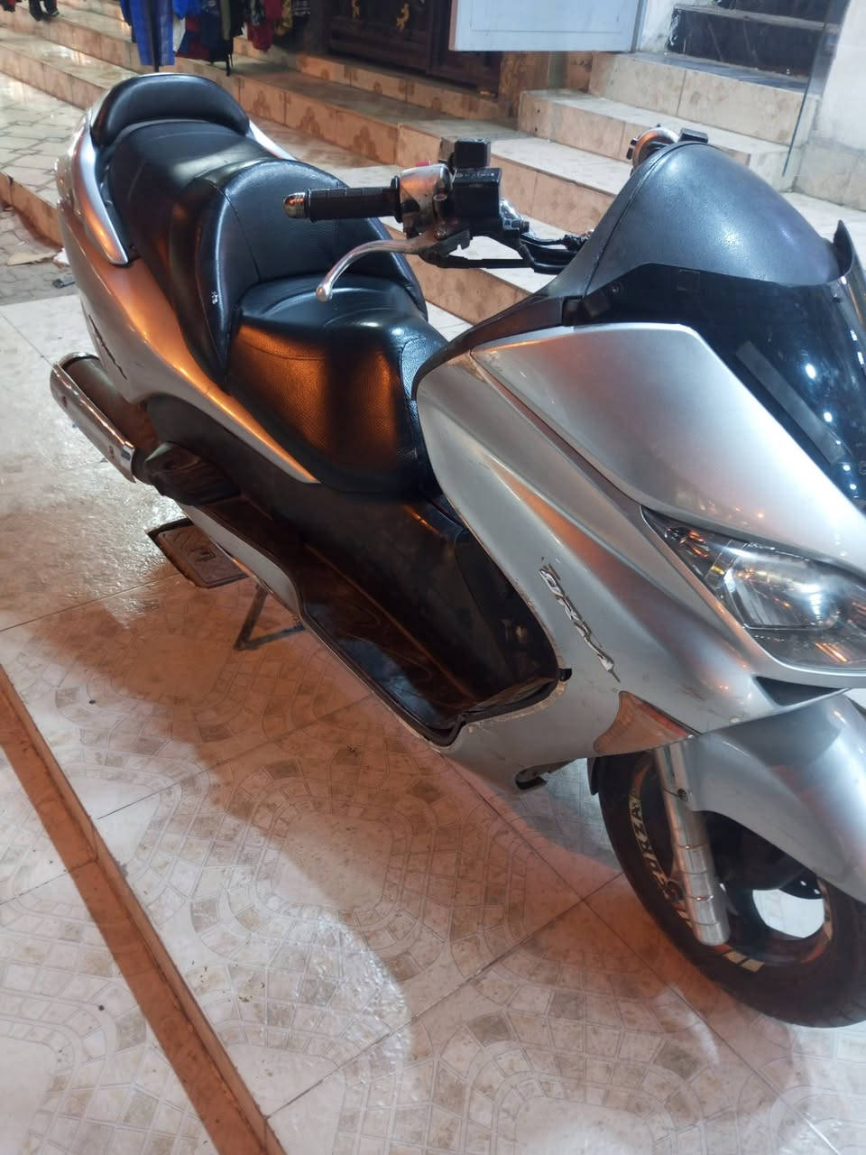 سلام عليكم فورزا للبيع 09 _2009السعر مليون 800وبي مجال الرقم  ***********
