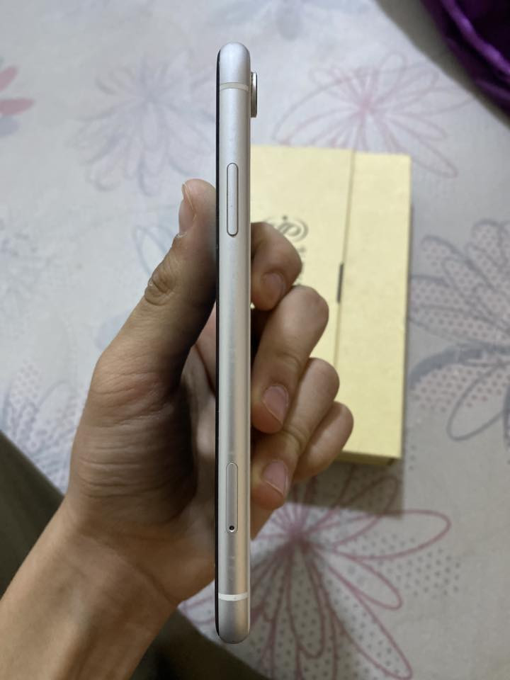 اكس ار
اكس ار 
ذ64 
بطارية مبدله نسبه ٩٦
شاشة اصلية فيس ايد شغال 
كامرات اتصال صوت سماعات كله فول جهاز استعمال شخصي من الاماني مثل ما تشوف والوصل ويا الله شاهد ب٣٣٠ مشتري
شراي خابرني لا تعبني ولا اتعبك وسعرة مناسب كلش ***********
