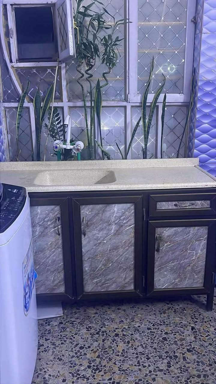 السلام عليكم للبيع اصلي درجه اولى 300 بغداد *********** واتساب
