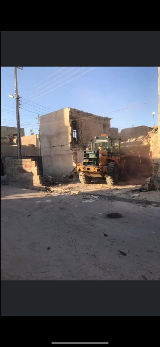 اليوم وبفضل الله 
تم تفليش وهدم بيت بمساحة 100م في ألجمهوريه 
(شارع المكاتب ) وتم نقل الأنقاض وقلع القطعه ودفنها بالسبيس والأسمنت وحدلها طبقتين للأستفسار ***********. أو   ***********
