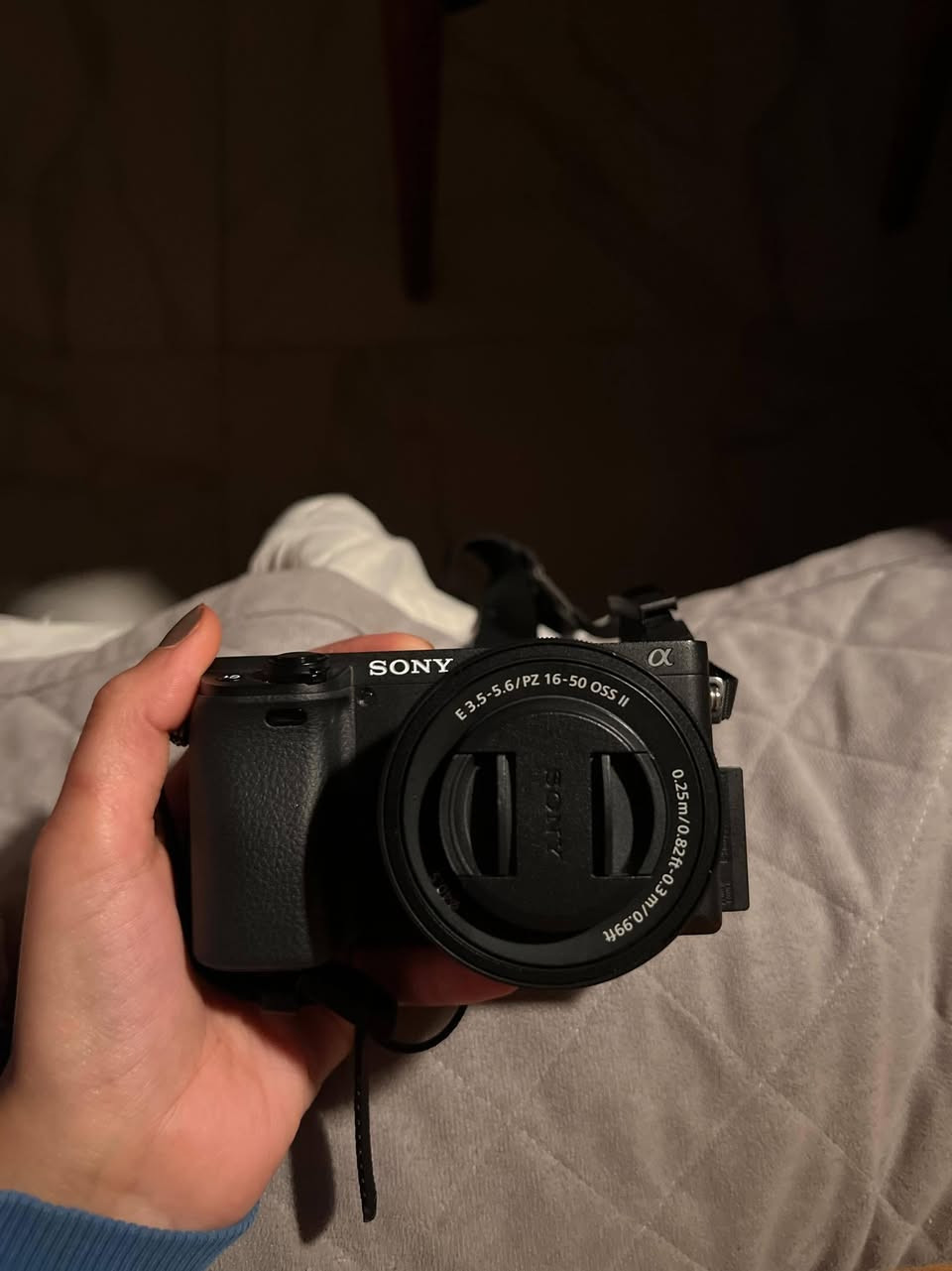 Sony a6400
عدسة 16-50
مع كامل الملحقات
نظافة 💯 اخت الجديدة استخدام قليل كلش
السعر 950 الف بيها مجال للشراي


**إذا كنت صاحب هذا الإعلان وتريد حذفه لأي سبب، رجاءا أرسل رسالة إلى الدعم الفني**