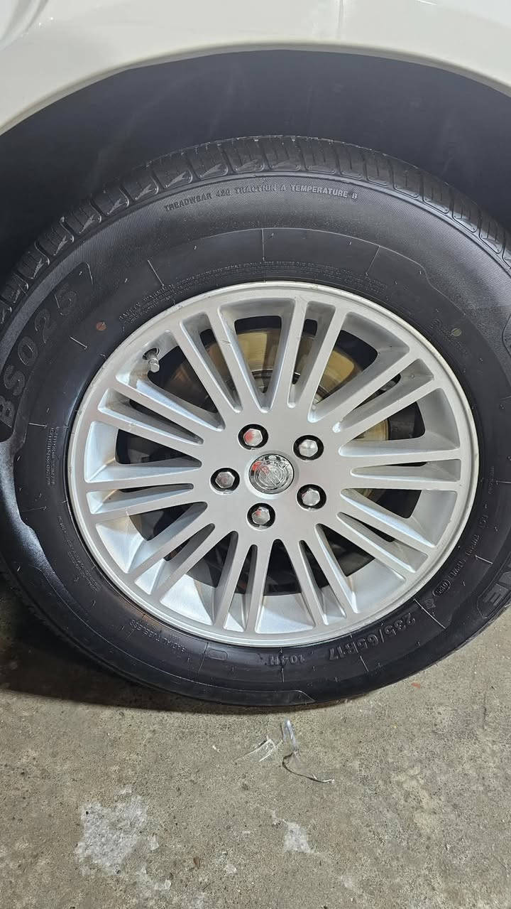 السلام عليكم تخم ويل شمسي اصلي بلادي مع تخم تاير صيني قبل شهرين شاده لا عواج ولا فطر ولا طاك سيم السعر 500 قفل قفل بدون عملة مكاني بغداد الغزالية
***********
