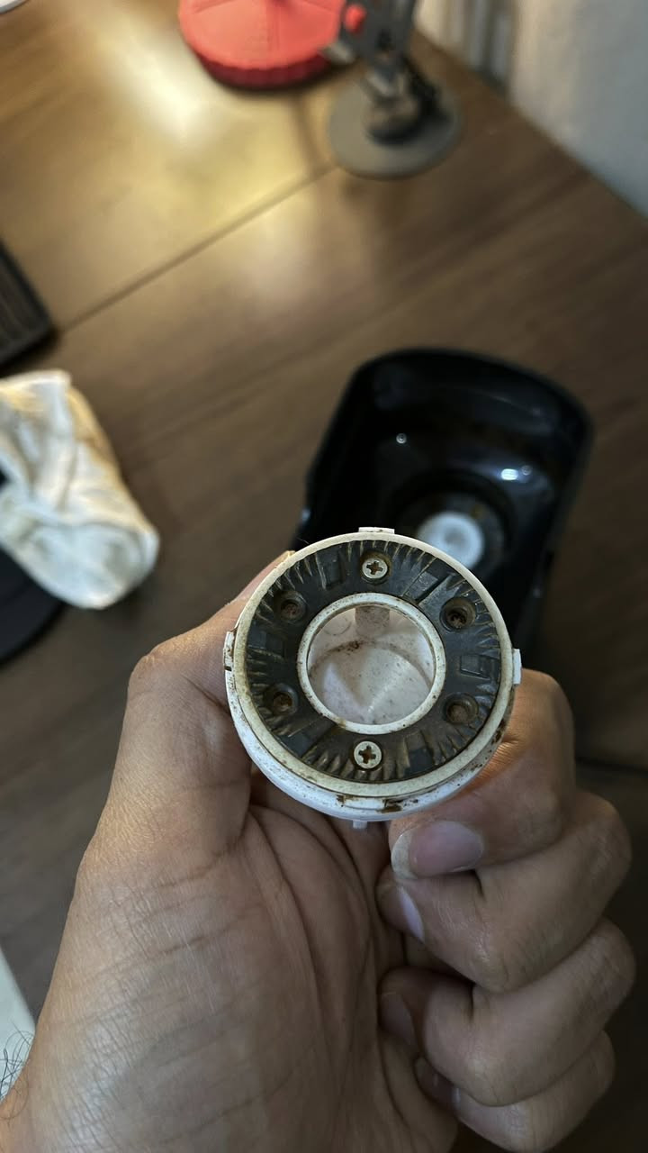 طاحونة قهوة
بيها قياس الطحنة ناعم وسط خشن 
الموس مالتها معدن مو حجر 
ما مستخدمة فقط مستخدمة للتجربة 
ملاحظة الطاحونة 110 فولت مو 220


**إذا كنت صاحب هذا الإعلان وتريد حذفه لأي سبب، رجاءا أرسل رسالة إلى الدعم الفني**