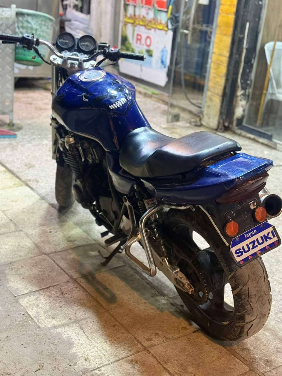 السلام عليكم
دراجه سيبي فور جيل ثاني
أوراق كامله كما موضح بالصور كمرك مدفوع
الدراجه ابلادي على وضع الشركه
تاتيرات زوج جدد
العنوان بغداد جميله
السعر 1500 مليون ونص وبيهه مجال
للاستفسار ***********
