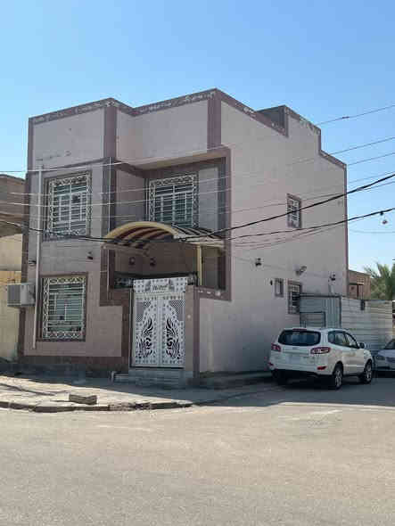 بيت طابقين المساحه الواقع 90 بل سند 70 تفاصيله طابق الارضي غرفه وصاله وستقبال ومطبخ وصحيات وطارمه الطابق الثاني 3 غرف وصاله وحمامات البيت موقعه حي العسكري  كبال المكرمه بفرع صيدلية الريتاج  المبلغ المعروض 120 وبي مجال بسيط الاستفسار ***********
