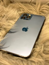 آيفون ١٢ برو • ٢٥٦ • فلاش عاطل