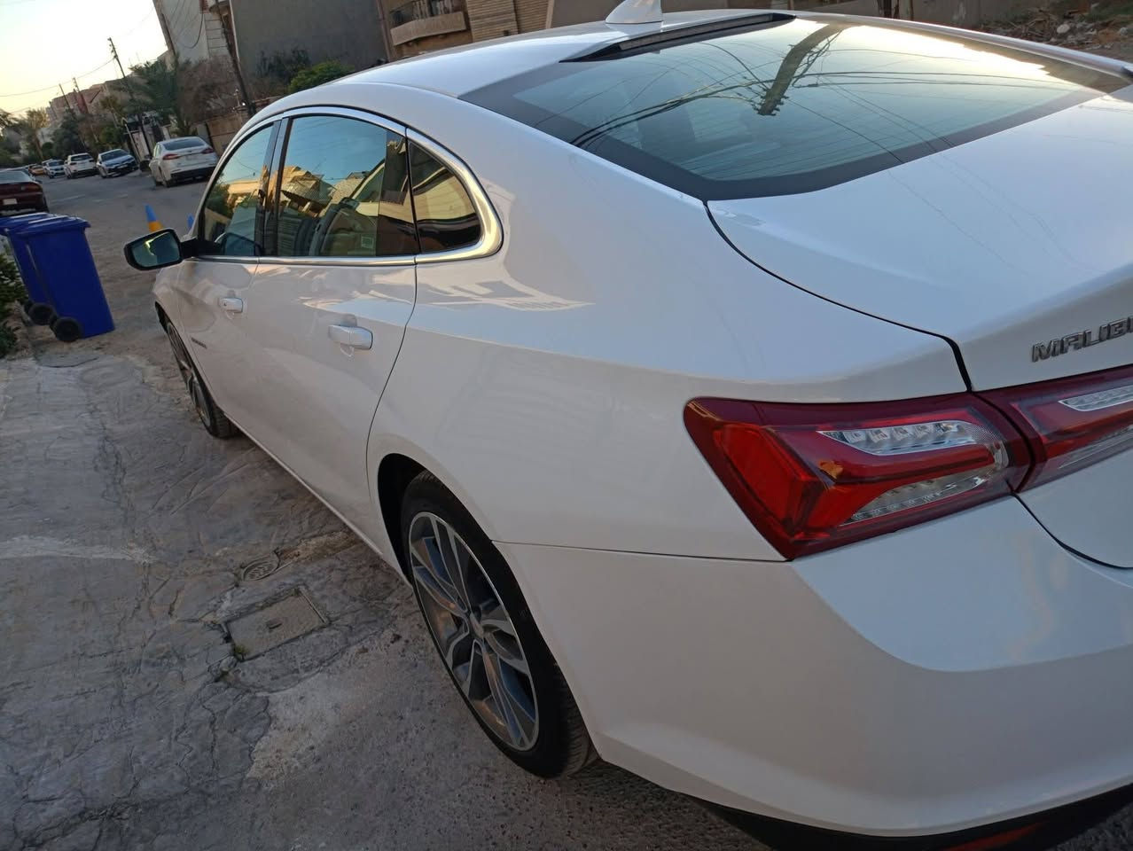 السلام عليكم ورحمه الله
ماليبو موديل ٢٠٢٢ مواصفات lt

حادثها دعامية + بارد اسفل الجامغ ومرفق الحادث بالصور

ايرباكات سليمة

كامرا 

تحكم ستيرن 

ويل ١٩ بلادي

تدفئة كشنات
***********
