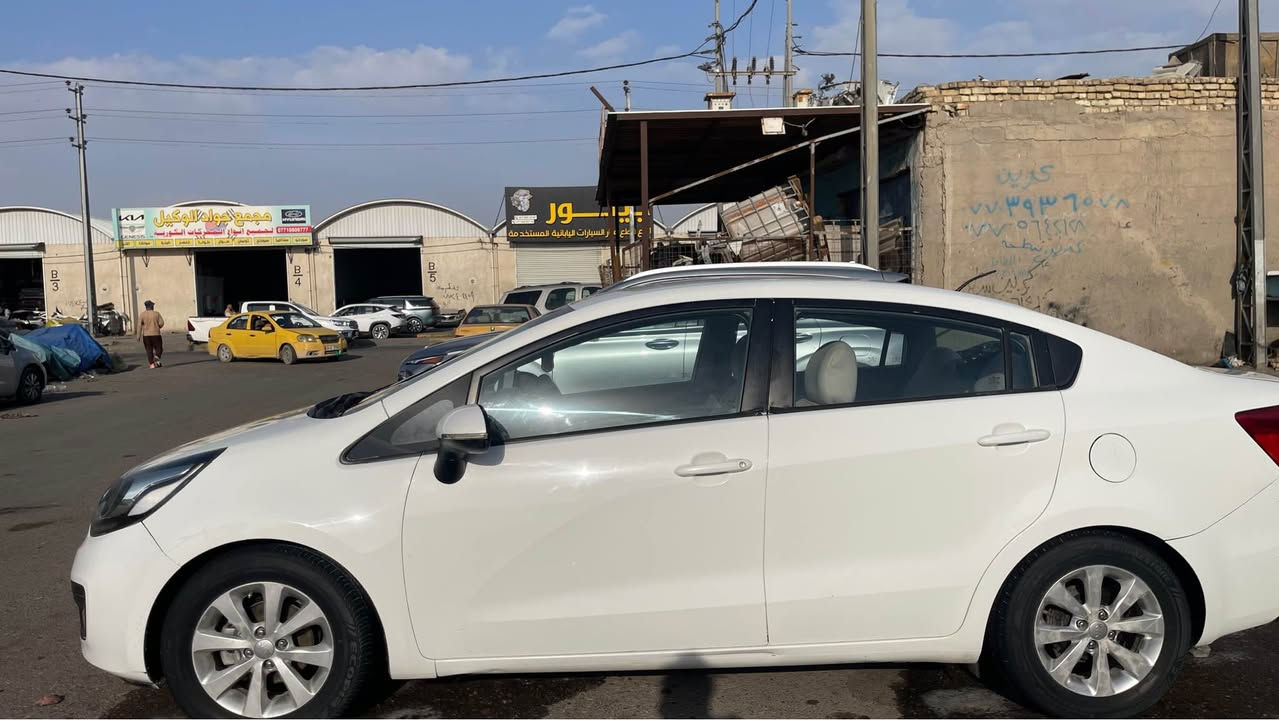 كيه ريو مديل 2015 خليجي 
السياره نضيفه وما متعوبه حداده امامي خلفي تدفيه تبريد كله زيرو صينه كامله مسويلها 
مريات شفط تحكمات ستيران 
محرك ١٦٠٠شرط الفحص 
السياره كفاله من الصبغ والتبديل بيها برد خفيف 
السعر ١٠٣وبيها مجال للطيب للاستفسار *********** البصرة, العراق
