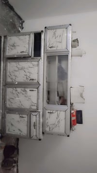 للبيع • خزانات • ديكور منزلي