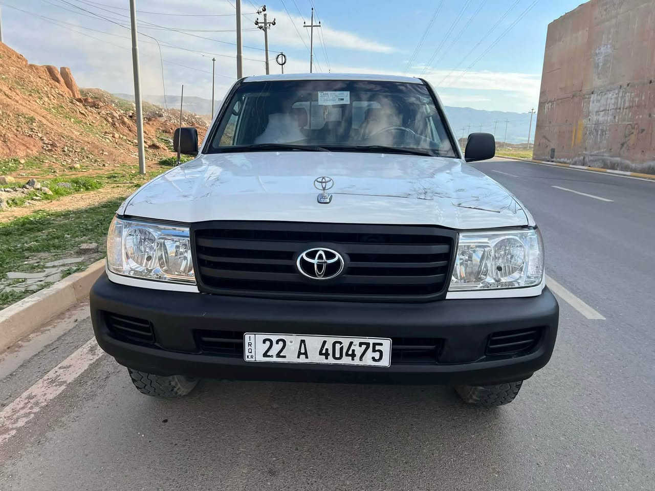 تۆیۆتا لاندکروزەر -مۆنیکا ٢٠٠٤ 
دەشبول بەرز
تحویل اصلی -سەنەوی نێیە تا ٢٠٢٧ 
سبوخ عامە -چوار تایەی نوێیە 
١١٠ وەرەقەو معامەلە 
*********** كويسينجاك, أربيل
