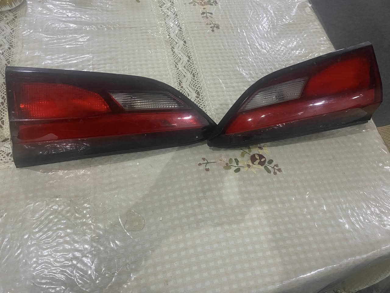 بك لايت القطعه المتحركه  gmc تيران ٢٠٢٢
واحد بي فطر صغير بس نظيفات كلش

رايدهن بـ٢٠٠ وبيهن مجال للشراي 

موبايل : ***********
