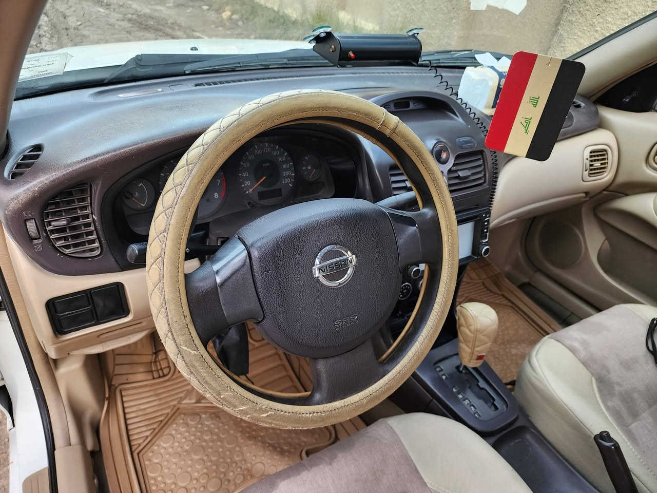 سلام عليكم للبيع نيسان صني ٢٠٠٩
سياره جديده وجاهزه للخير مكفوله  صدر كير محرك تخم تاير جاهزه مكانه بابل سعر ١٠٢ بيه مجال بسيط
***********
