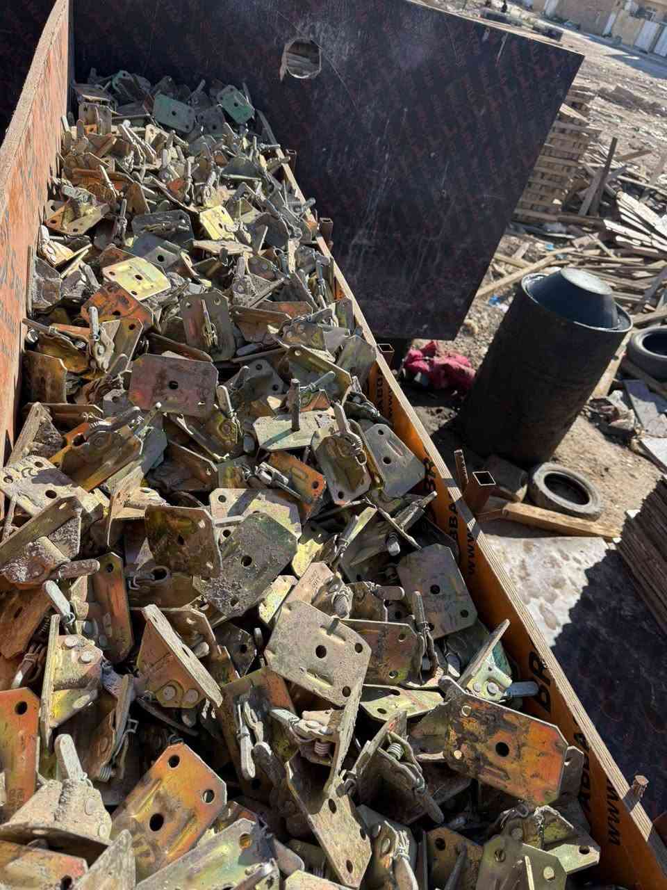 العنوان/الكوت خشب مستخدم جميع القياسات وبلايود وعصافير أبيع الموقع كله.
للاستفسار 
***********
***********
