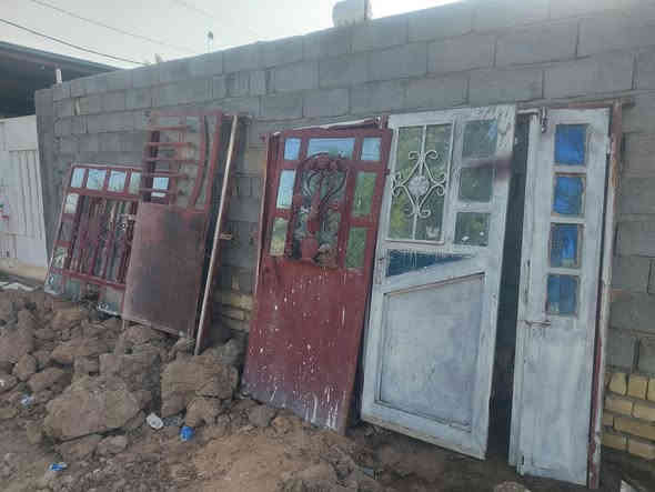 شباك و٣ ابواب كلهن ب٨٥
المسيب حي المعلمين٣ طريق سيد ابراهيم بعد السكه بكيلوين تقريبا بعد اسلاك الضغط العالي ب٢٠٠م 
بيت على جهة اليمنى
***********
يرجى الاتصال قبل المجيء
