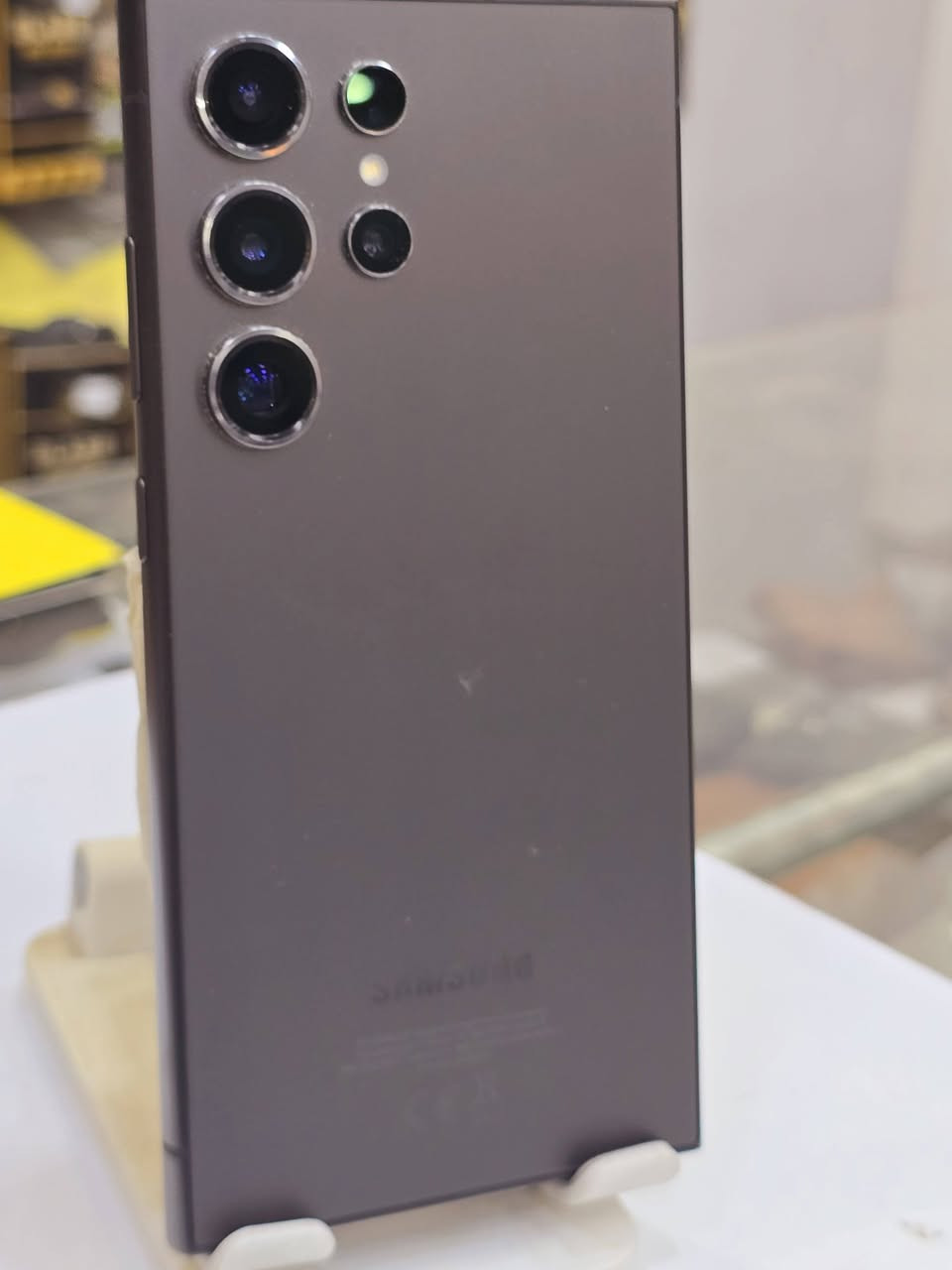 SAMSANG   S24 UlTRA

  الأقوى في العالم والممزوج بسحر الذكاء الصناعي AI

مستعمل نظافه 100%🔥🔥

👈👈بسعر 975 الف

مواصفات الجهاز

✔️المعالج Snapdragon 8 Gen 3 الجديد 
✔️ الشاشة 6.8 بدقة super AmoLed
✔️الذاكله 256G رام 12

✔️الكاميرا الأساسيه 200+ 50 + 12 + 10
✔️كاميرا اماميه 12 ميكا

✔️اندرويد التشغيل 14

✔️بطاريه  5000 بقوة 45 واط والشحن اللاسلكي بقوه 15 واط

👈👈السعر 975 الف 

مكتب لمسات للموبايل
عنه - مقابل مستشفى عنه العام
*********** -
