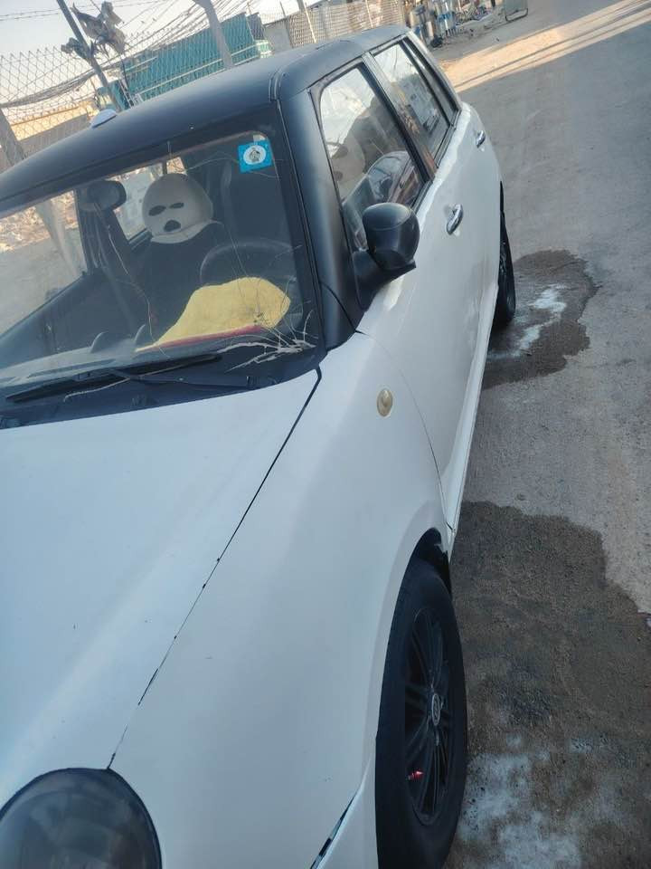 السلام عليكم 
ليفان 320
موديل 13
رقم بصره 
السياره بسمي
سنويه 30
السياره مصفره ما عليها شي 
السعر 25 وبيها مجال قليل
***********
