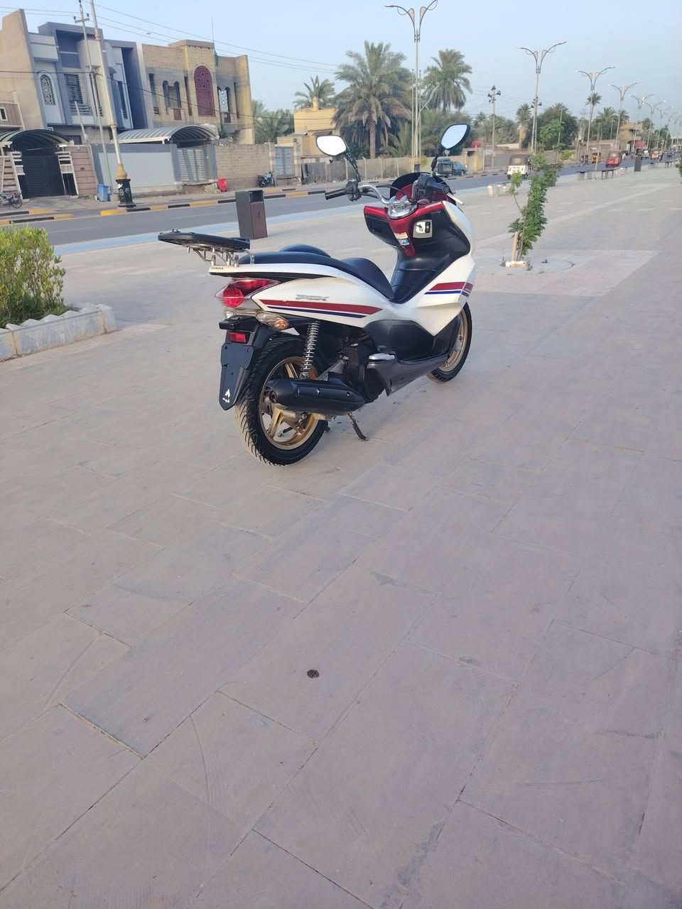 متاح دراجه بي سي اكس الجيل لاول مكفوله مكينه ميه وخمسين دراجه علا وظع الشركه جديده حساس زحاف وستان كربائي ويل كب اصفر  العلوان واصط قظاء الحي الشراي يتصل عل رقم ***********
