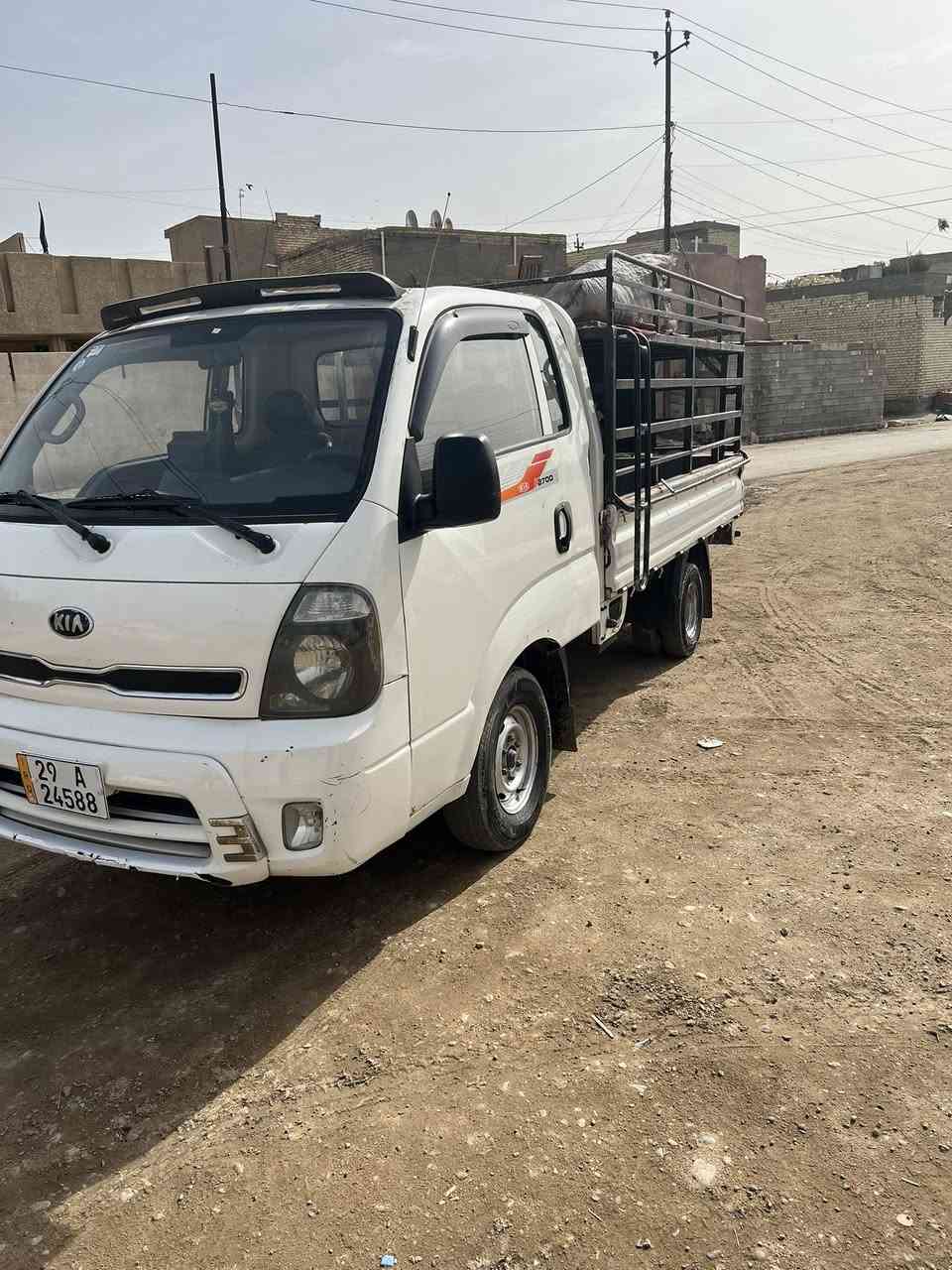 سلام عليكم 
كيا 2700
2014
كفاله 
مكينه بخر اثر كازكيت
رقم واسط
مكان بغداد
سنويه بسمي ال 31
***********
