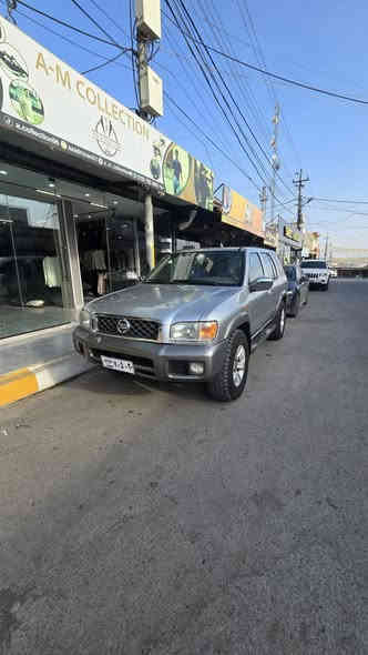 نيسان باسفندر 
موديل 2004
كير مه كينه اكسن شرت
كتاب مزايده كه ل دايه
مالي مه ده ني شه رت
سياره  هي ماله زور خاوينه
سعر 55 وبيجه ك مجال
***********
ناونيشان قسروك
