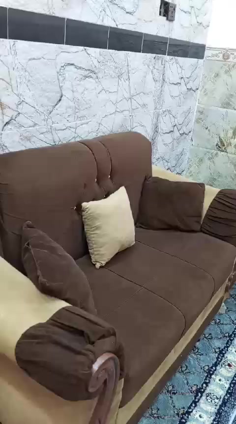 سلام عليكم تخـم مستعمل للبيع السعر 200 الف العنوان بغداد مدينة الصدر التصال على الرقم ***********
