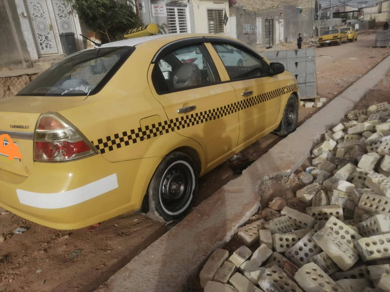 سلام عليكم افيو موديل 2009 مكفوله من ضربه وتبديل بيه بس صبغ شبر عله كد الخياس والباق  مكفول مكينه كير جدد حداديه نظيفه سنويه ٢٠٣٠بسمي سعر ٥٢ بيه مجال عنوان نجف ***********
