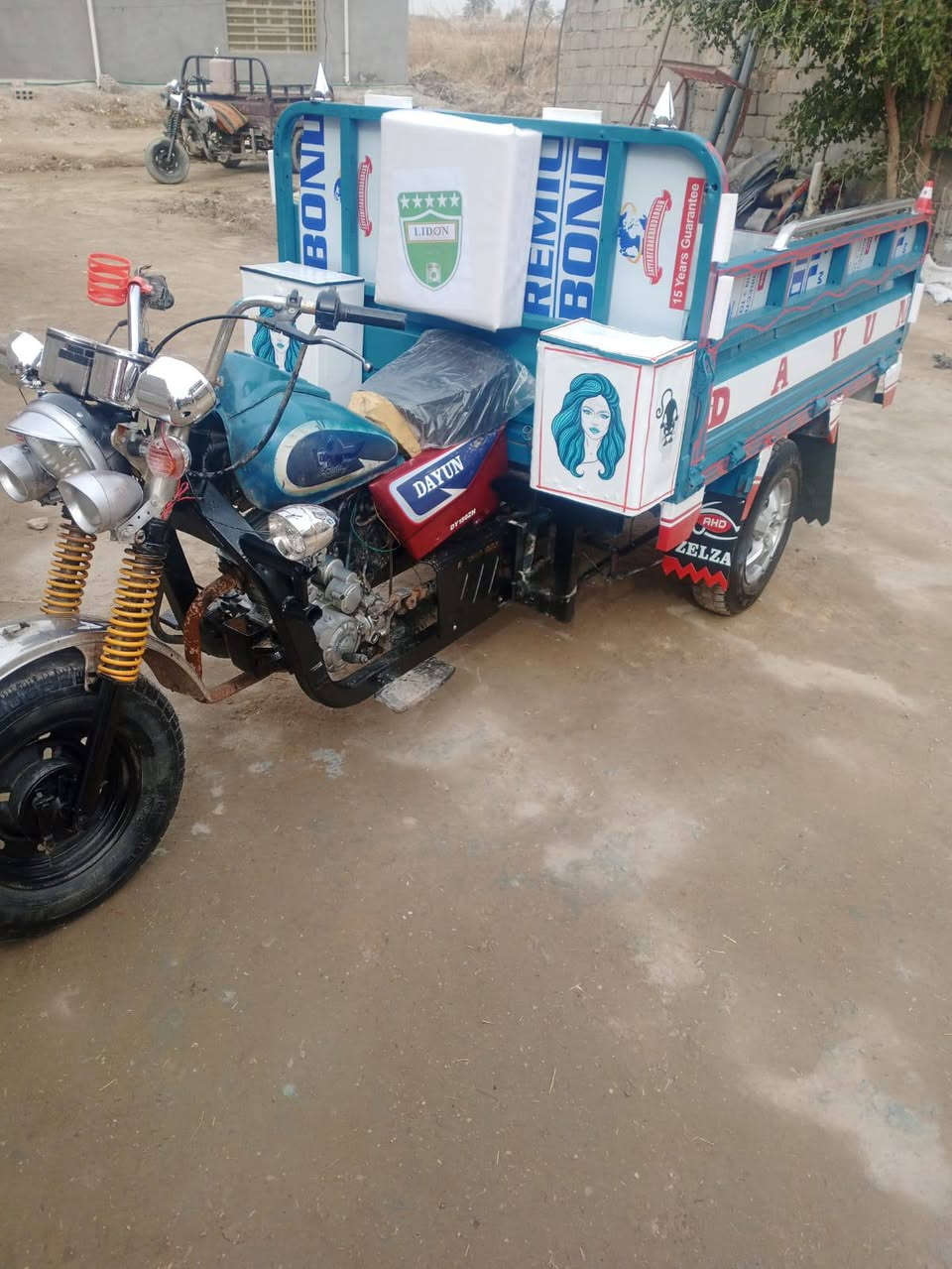 سلام عليكم ستوته للبيع دايون اوراق اصولي موديل 2020 ستوته مكفوله كفاله عامه رقم  ***********سعر 1400وبيه مجال
