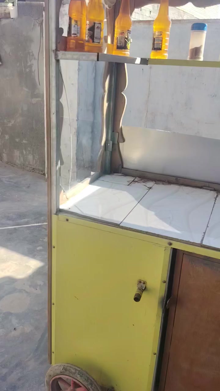 سلام عليكم شباب عربانه مال لبلبي البيع 400 وبيهه مجال *********** أو ***********
