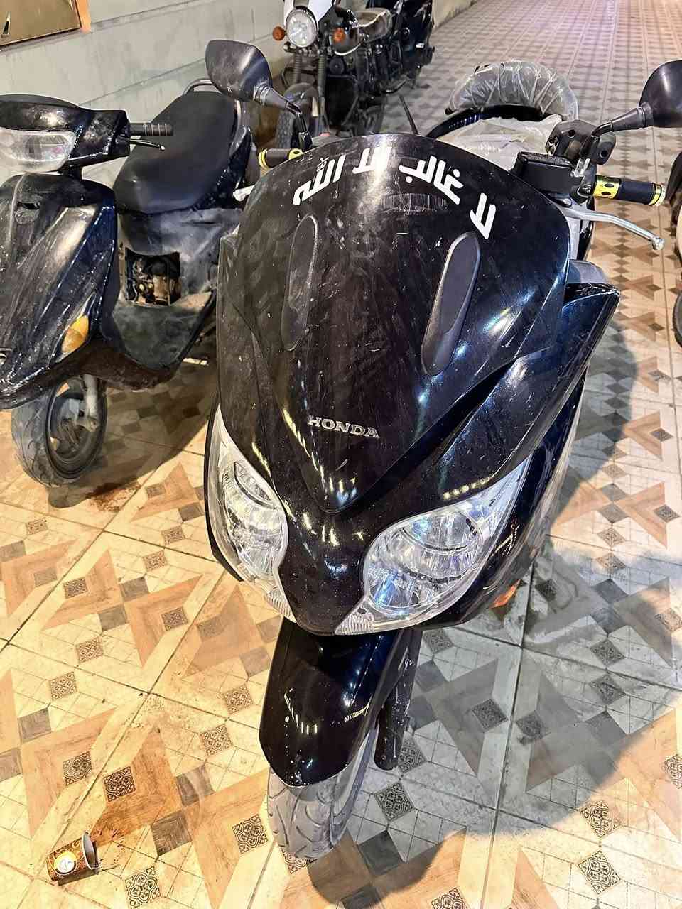 فورزة 010
s7 اربع تحويلات 
7نمر abs
داخل كريمي
 مسجل بلاد +اريل 
شاحن قارء فولتيه 
ويل ذهبي 
لايت كرستاب
الدراجة فول فول 
الرقم ***********
