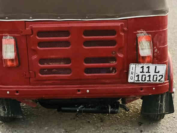 سلام عليكم تكتك للبيع رقم وسنيه 18شهر سادس سعره 4800 بكانه بغداد مدينت صدر رقم ***********
