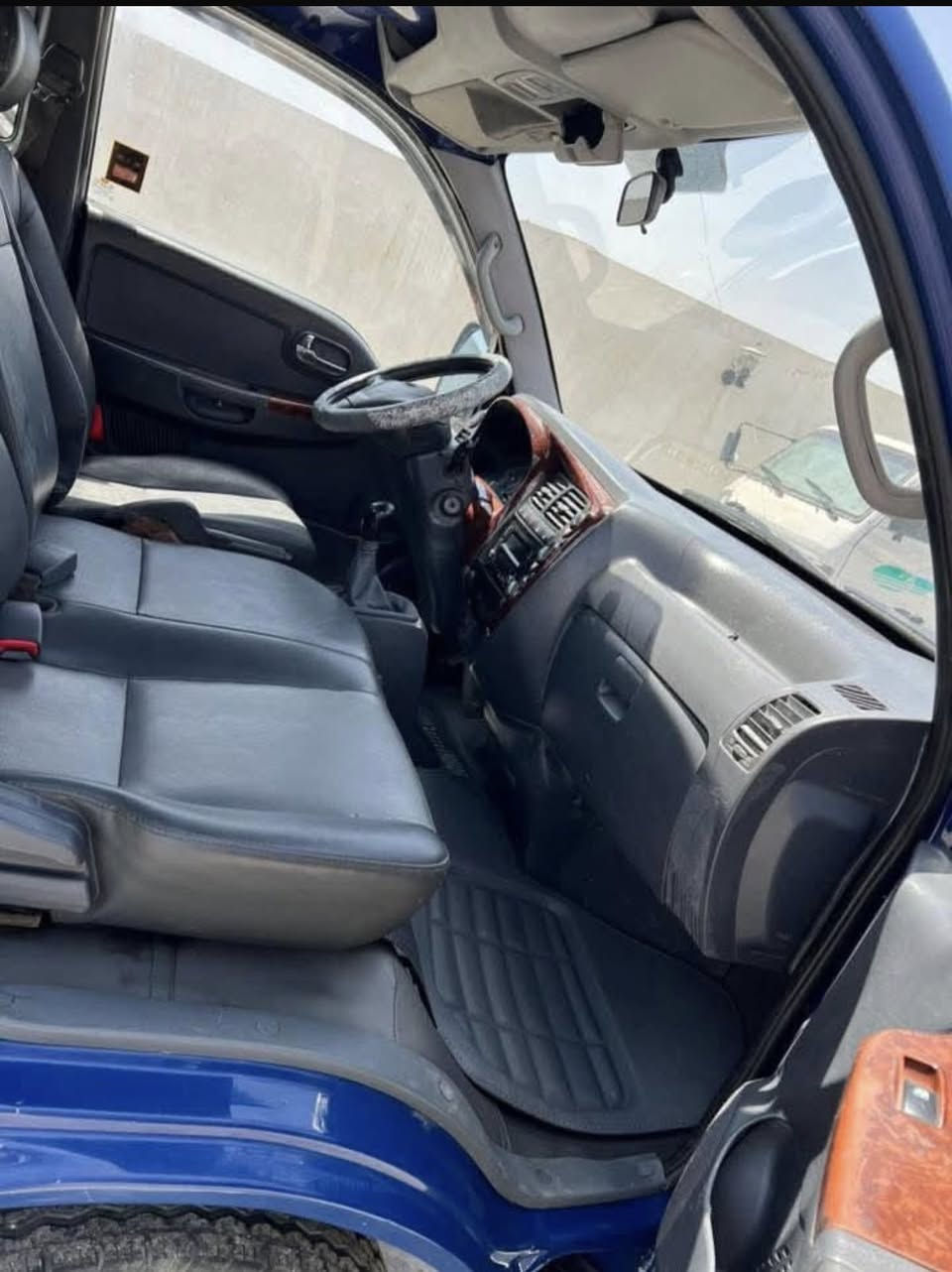 عمي اذامو كد كلمتك لا تواعد العالم بسبب الوعود الكاذبه نعيد انشر سلام عليكم سيارة كيه بنكو للبيع مديل 2006رقم واسط سنويه 30السياره كفاله كير محرك شاصي مكينه 300مفتوح مصبوغه حزام السعر83وبيهه مجال قليل السيارة احله من الصوره الاستفسار اتصال ***********
