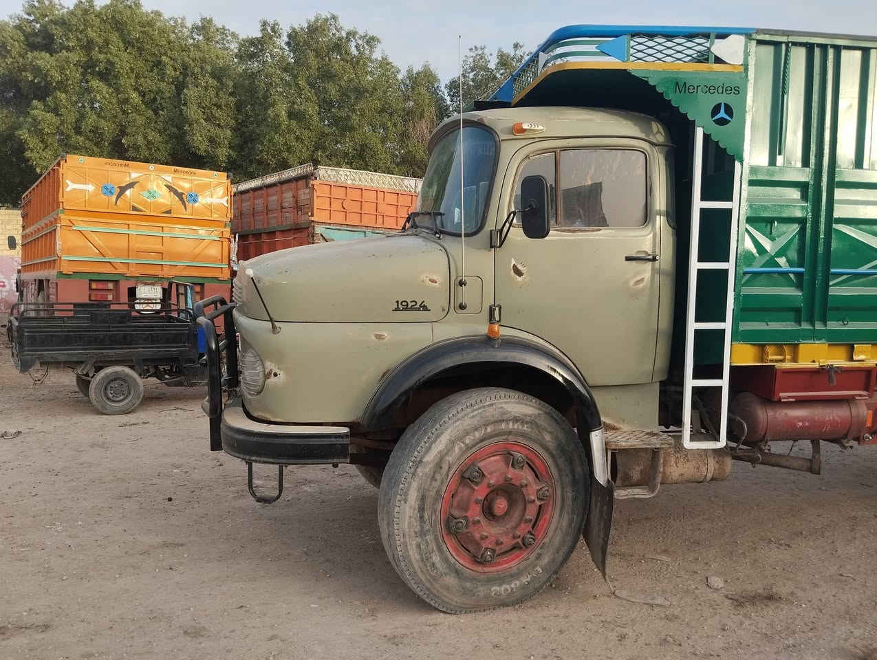 اقجم للبيع الموديل 80 وضع شركه رقم نينوى انكليزي باسمي المكان النجف للاتصال على الرقم التالي *********** أو. ***********
