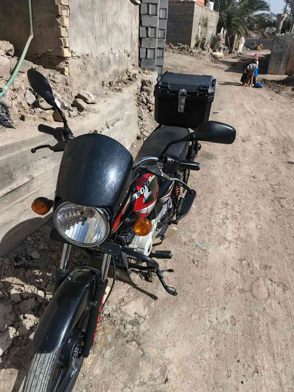 السلام عليكم
دراجه بوكسر للبيع موديل ٢٢ رقم كامل سنويه ما ناقصهه أي شي ما مجفت ولا مشتغل توصيل  السعر مليونين وربع ما متواجد ع الفيس خابر وتدلل ***********
