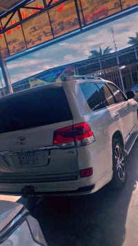 لاندكروز 2021 فول الفول  ساز  تفاصيل اكثر الاتصال   ‭07800722202‬