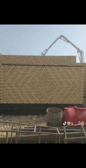 هاذي أحد عمالي من البناء في الكوت مع اخوكم أبو حسين الخلفه للبناء ***********
