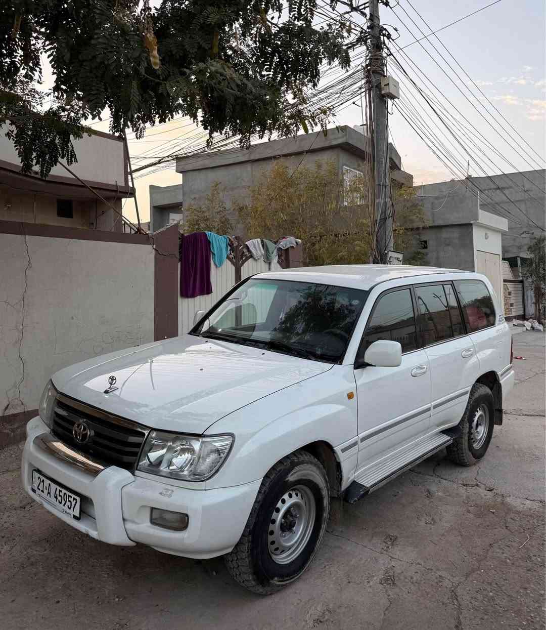 مونيكا موديل ٢٠٠١ 
رقم اسولى 
سته سلندر
رقم و سنه وى جديد 
سياره حيل حلو ماشالله 
داريم شفت 
رقم و سنه وى جديد
گيرو محرك و تبريد جديد
تخم تاير جديد 
مابى ربع نواقص  حيل حلو
(بس جاملغ سكن امامى سبخ بدون دواخل )

مواسفات 
سلاجه 
تبريد مركزى
جام كرباى
كير عادى
سعر // ١٣٨ ورقه قفل 
***********
——————————
مونيكا موديل ٢٠٠١ ته حويل اسل
يه ك پارچه بوياخه بى ناوگرتن 
هه موو گيانى به شه رت زور تازه يه
تايه ى لوكه
رقم و سنه وى تازه
كيرو مه كينه لوكه

مواصفاتى 
سلاجه 
تبريد مركزى
جام كاره با
نرخى قفلى ١٣٨ كه لا
*********** السليمانية, العراق
