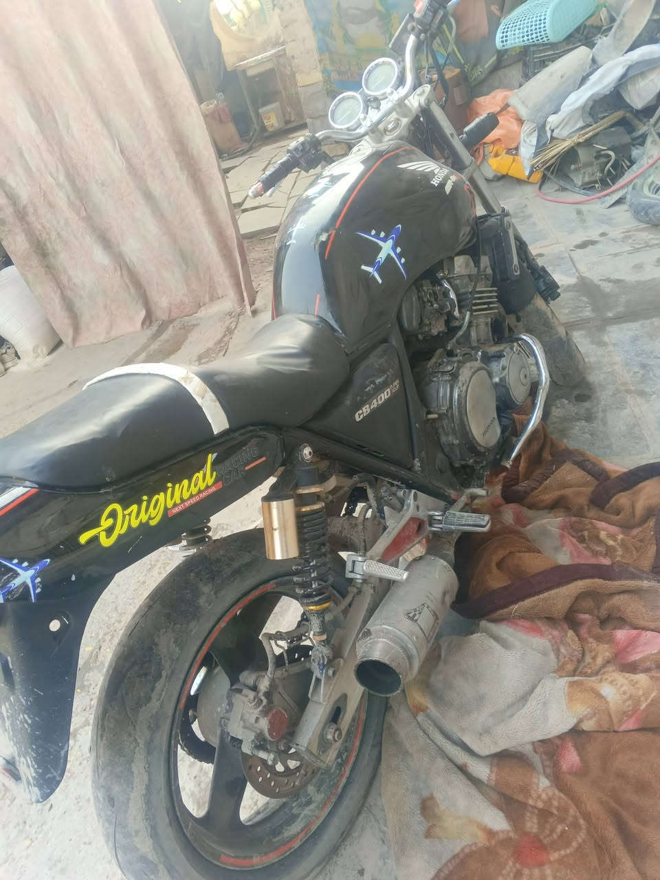 سلام عليكم سيبي فور دراجة كاملة نكرة للبيع كوم حديد ابيعهة بيهة شغالة الدراجة للبيع مكاني بغداد الشعلة اب500وبيهة مجال***********
