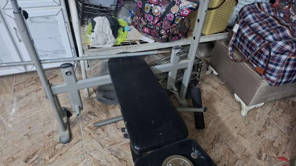 اغراض رياضه للبيع السعر ٤٥٠ وبي مجال
رقم***********
