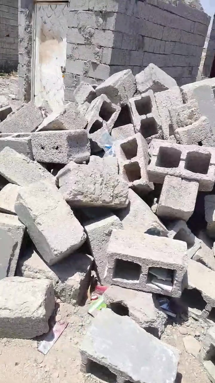 لبيع بلوكات مستخدم نصيف بيهن جم وهده بس مو نضاف العدد تقريبن 350 الرقم ***********
