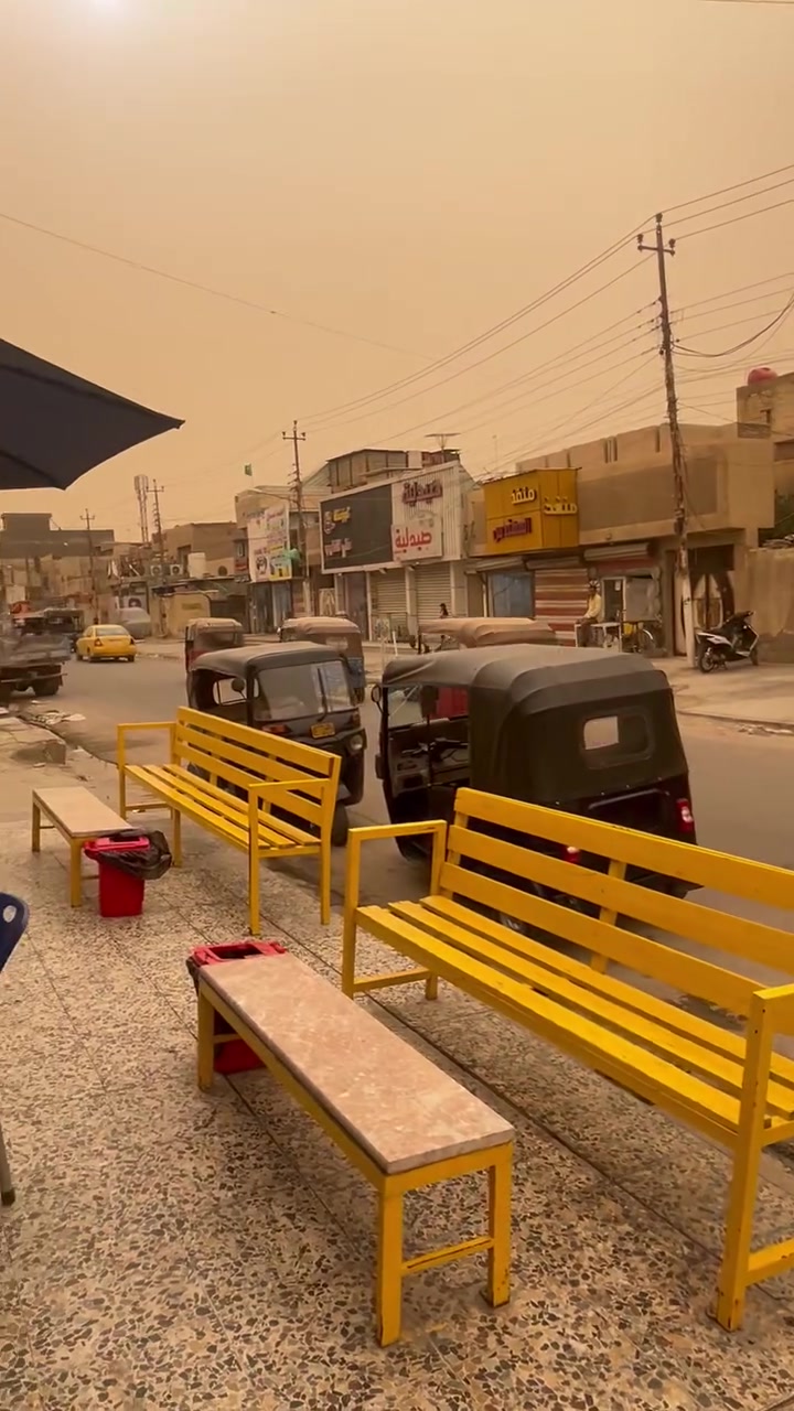 السلام عليكم بيت للبيع 150 متر
في منطقة الامين الثانية حي النفط قرب مركز الشرطة مقابيل فلافل الساعه والشارع تجاري
بيت طابقين
الطابق الاول كراج ويحتوي ع صحيات وترك ويحتوي ع هول واستقبال وغرفه نوم ومطبخ وصحيات الطابق الثاني يحتوي على 3 غرف نوم ومطبخ وصحيات ويحتوي ع سطح كبير وبيتونة
للاستفسار والاتصال على الرقم ( ***********)
