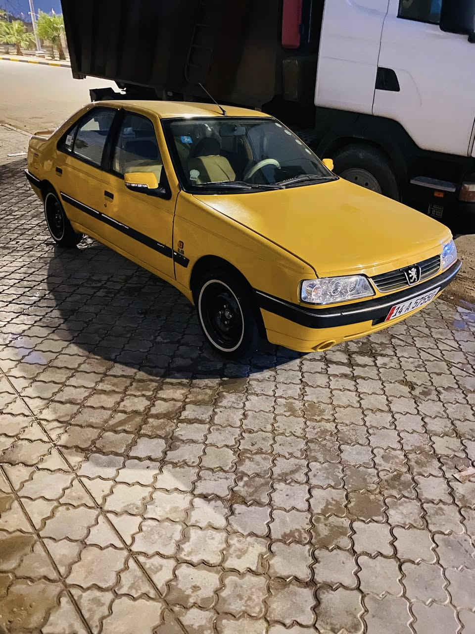 سلام عليكم بيجو للبيع سياره شوف العين مكاني بصرة زبير حي العسكري سعر 38رقم الهاتف ***********
