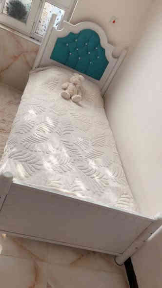 السلام عليكم يوجد للبيع جرابي مفرده  نظيف جدا حتى إذا تلاحظ بعده بالغلاف  مستعمل قليل جدا  بدون اي عيب مثل ما تلاحظ الراسيه مخمل ازرق ثابته ونظيفه 
هنه ٣ جرابي اذا تشتريهم كلهن بيهن مجال بالسعر 
والاستفسار على السعر ارجو التواصل على هذا الرقم ويتوفر واتساب 
***********
العنوان الرمادي ٥ كيلو
