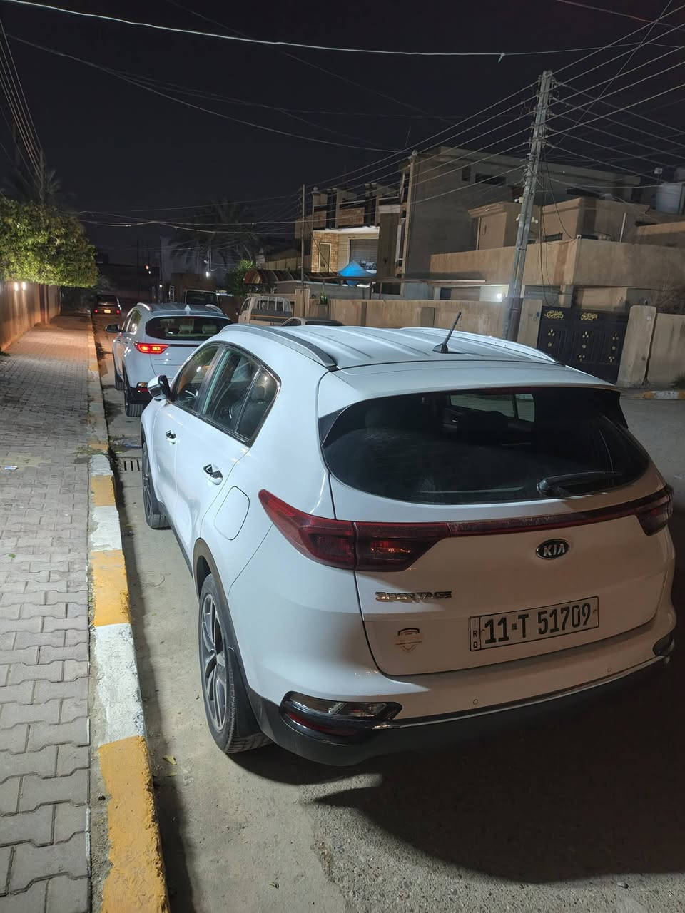 سبورتج موديل 2020 خليجي فول عدا البانوراما رقم بغداد الجديد  مشروع وطني ماشيه 83 الف حقيقي  بيهه باب الصدر مبدله نفس اللون فقط بدون صبغ .. بدون قطره صبغ .. محرك صدر كله عل الشركه السياره مكفوله كفاله عامه عدا باب السايق بدون صبغ تبديل نفس اللون
مواصفات

📍بصمه 

📍تشغيل عن بعد 
📍ابواب ترحيب 
📍صندوك كهرياء

📍شاشة كامره خلفيه

📍حساسات امامي خلفي

📍ومري كهرباء قابله للطي

📍تحكمات جهتين

📍انضمه قياده ايكو ونورمل وسبورت

📍محرك 2000

📍صندوك كهرباء

📍تبريد امامي وخلفي

📍اشاير بالمري

السياره جديده بمعنى الكلمه مكانه بغداد المحموديه سعره 195 مع مجال بسيط للاستفسار ---

 اتصال +وتساب   *********** 

قليل التواجد ع الفيس
