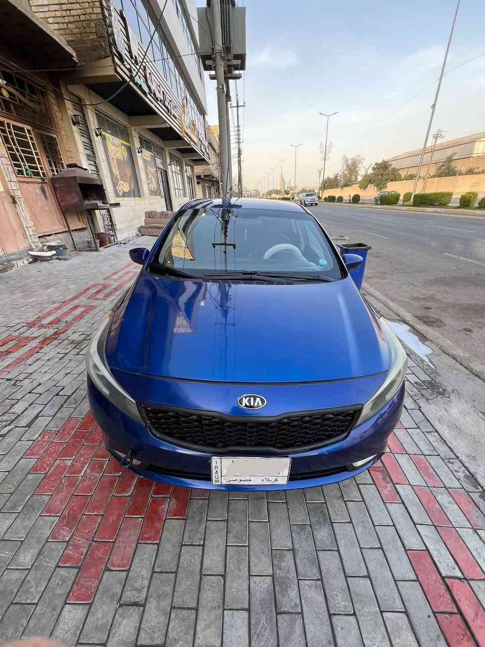 فورتي 2017 وارد امريكي
صبغ بنيد فقط وبيها ملاحظات بسيطة سونار بالمنشور
محرك 1800 دوش 
شاشة وكامرة خلفية 
ويل كب 
مانع الانزلاق و ABS
مكانها كربلاء 
السعر 109 $ ورقة وبيها مجال 
للاستفسار / ***********
