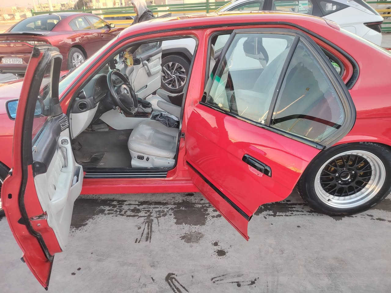 سلام وعليكم بيام حجم ٥٤٠ مكينه ٨ جاهزه مجهزه بيه شغالتين بس بصيطات يده باب دخليه وقايش تبريد سياره مالت جني من كلشي كاماله تحويل مباجر ولبسمه سياره جاري يريد يحوال او وكاله عنواني واسط ***********
