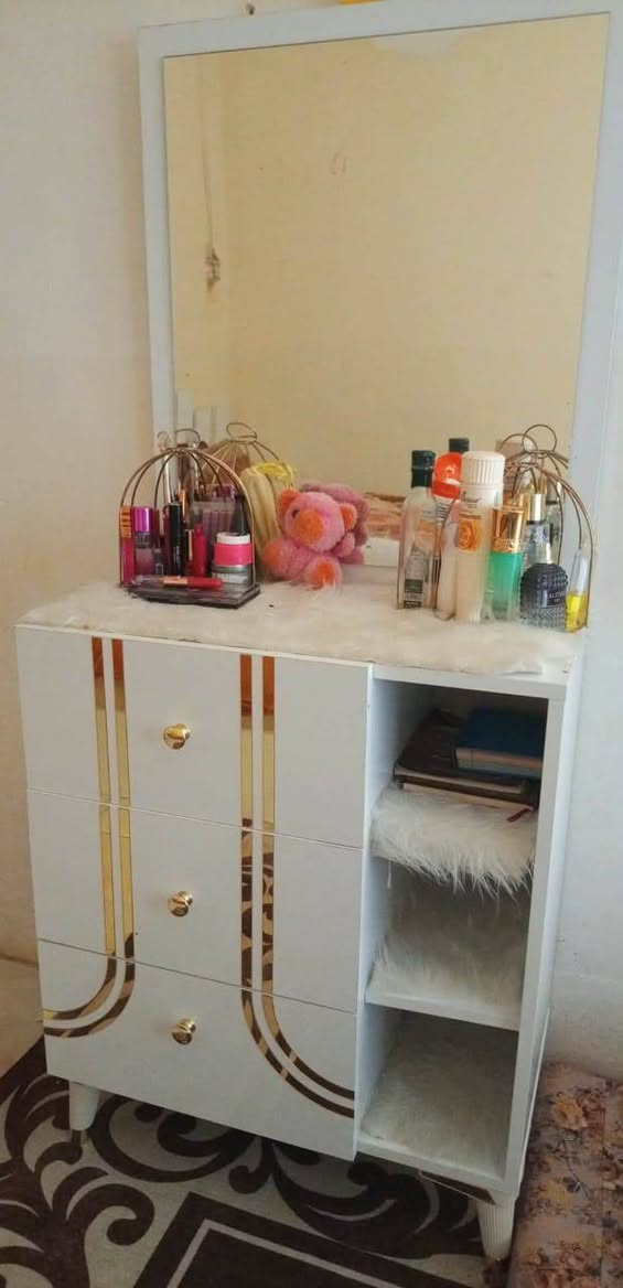 غرفه تركيه للبيع سعر ٦٠٠بيه مجال مكان تأميم‏‪***********‬‏
