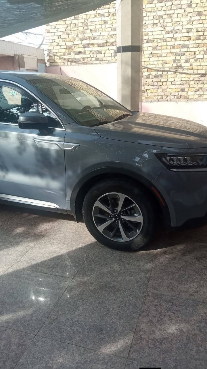 السلام عليكم كيا سورينتو موديل ٢١رقم بابل الحادث جاملغ خلفي تعديل بارد فقط الباقي مكفول مواصفات السياره كامره تحديد مسار رادار حساسات خلفيه قياده ذاتيه اربعه سلندر مكينه ٢٥٠٠سبعه راكب شاشه كبيره اربعه وضعيات قياده وتحديد مسار وتحديد سرعه ، مكاني حله للتواصل رقم ***********
